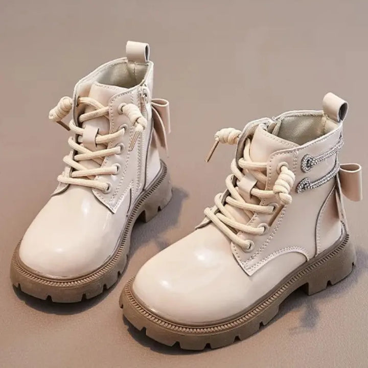 Bota-coturno-infantil-feminina-branca-de-couro-com-cano-alto-de-inverno-Vitrine-Plaza