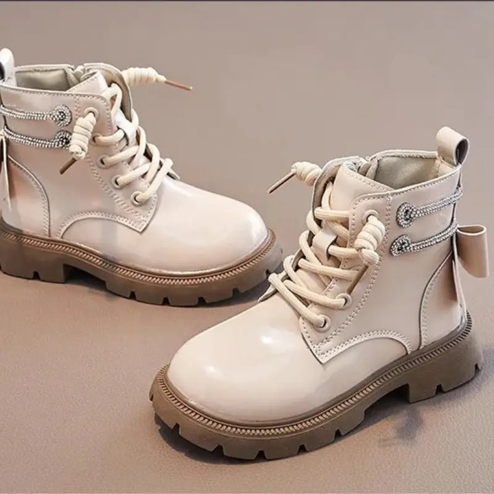 Bota-coturno-infantil-menina-branca-de-couro-com-cano-alto-de-inverno-Vitrine-Plaza