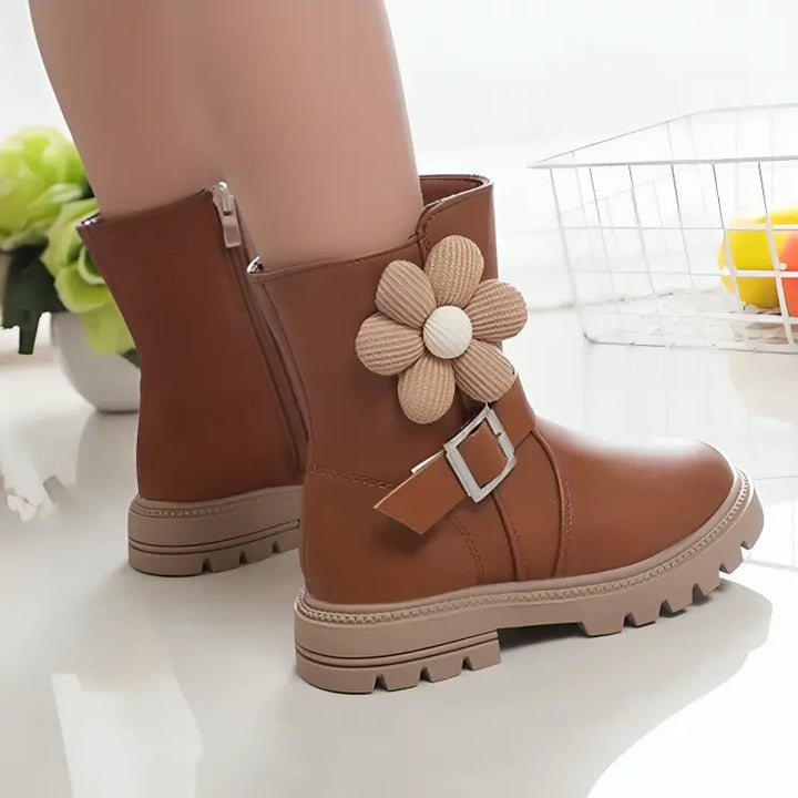 Bota-infantil-menina-marrom-cano-alto-de-inverno-feita-de-couro-princesa-Vitrine-Plaza