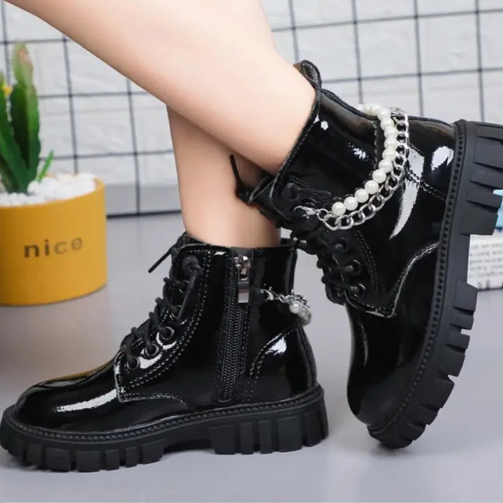 Bota-infantil-feminino-preta-estilosa-de-couro-com-perolas-Vitrine-Plaza