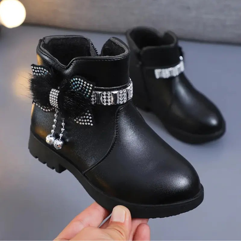 Bota-infantil-feminino-preta-de-couro-para-o-inverno-Katy-Vitrine-Plaza