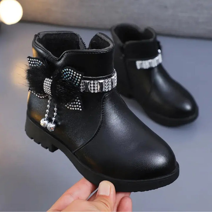 Bota-infantil-feminino-preta-de-couro-para-o-inverno-Katy-Vitrine-Plaza