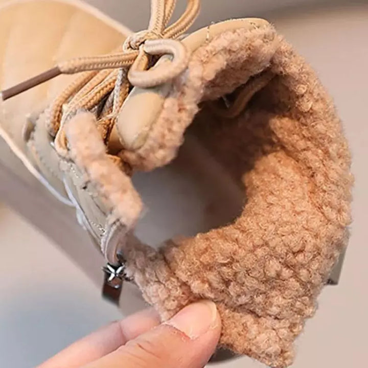 Bota-infantil-feminina-bege-de-couro-para-inverno-reforçada-de-algodão-Warm-Vitrine-Plaza