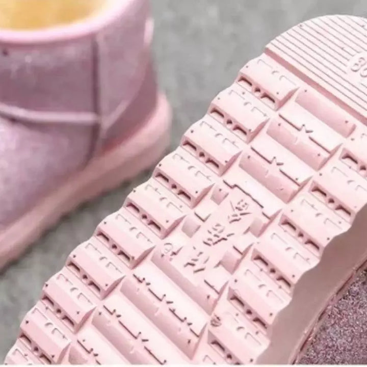 Bota-infantil-feminina-rosa-com-glitter-revestida-para-o-inverno-de-couro-e-sola-plana-Carol-Vitrine-Plaza